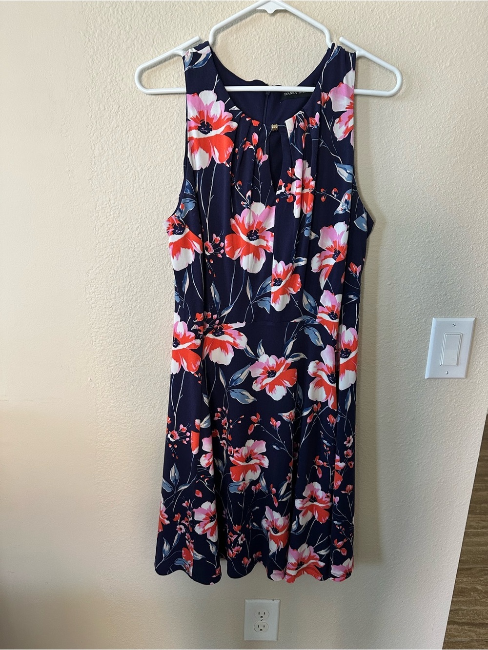 Ivanka Trump Floral Navy Sleeveless Dress with Pink Blooms size 8/ NWOT 1035